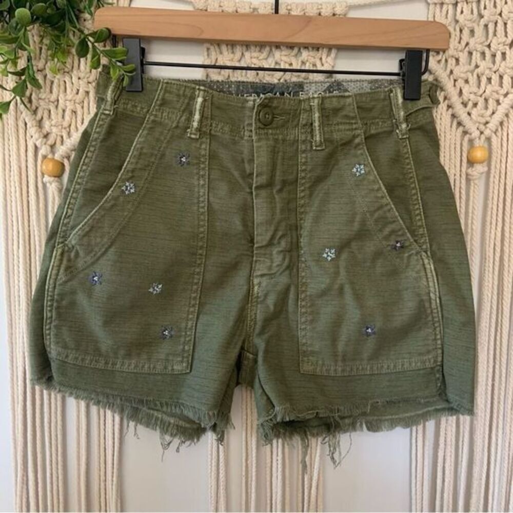 AMERICAN EAGLE Highest‎ Rise 90s Boyfriend Shorts Embroidered Floral Green 00